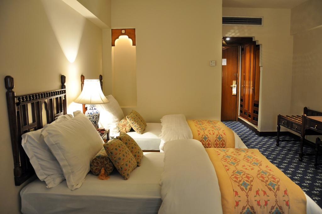 Faisalabad Serena Hotel Exteriör bild