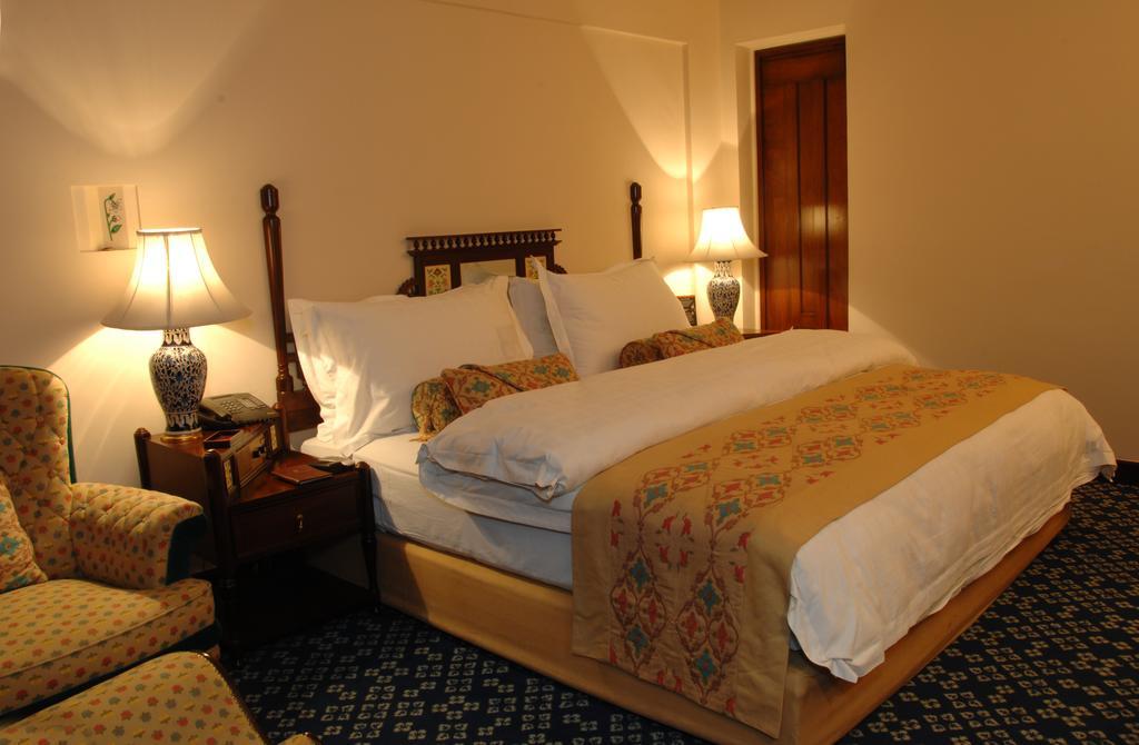 Faisalabad Serena Hotel Exteriör bild